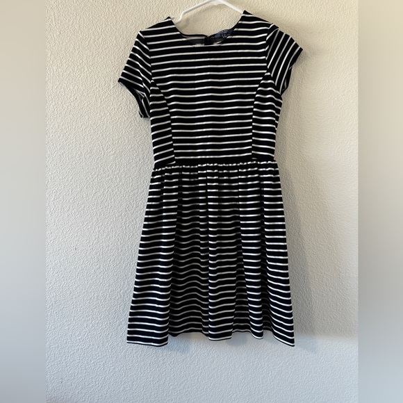 Robe Fourreau Femme PETER SOM – Rayures Chevron Gris Argenté Métallisé, Sans Manches, Taille XS, Occasion Très Bon état